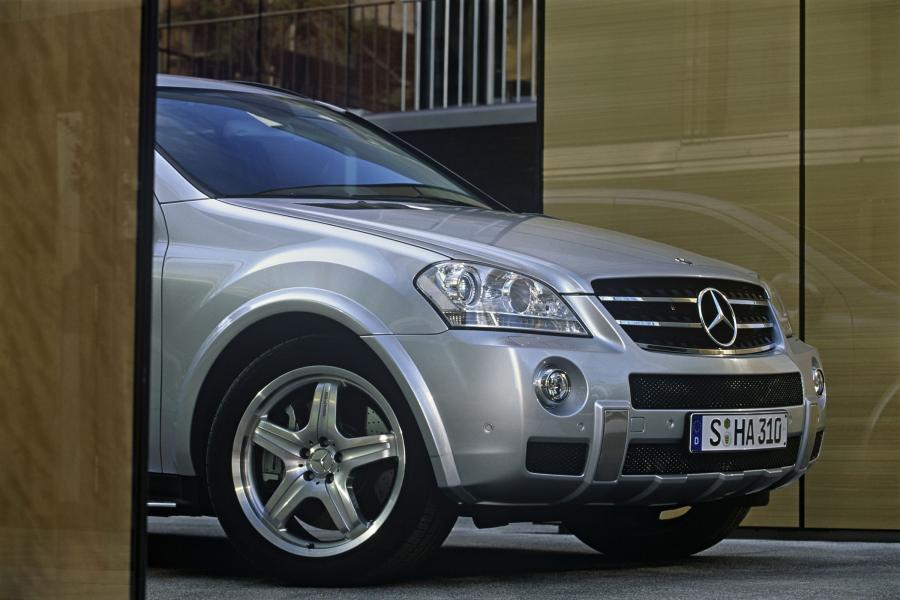  Mercedes-Benz ML63 AMG 2007 года  (фото 26 из 42)